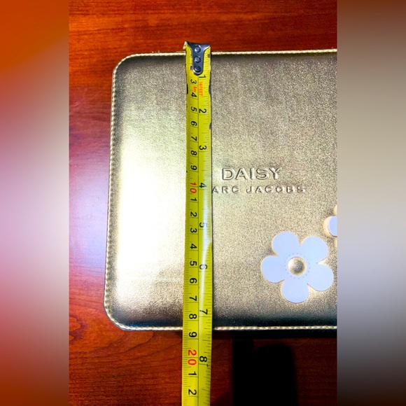 Marc Jacobs Daisy Cosmetic Bag Travel bag shiny gold large deep zipped cubic box - Picture 6 of 6